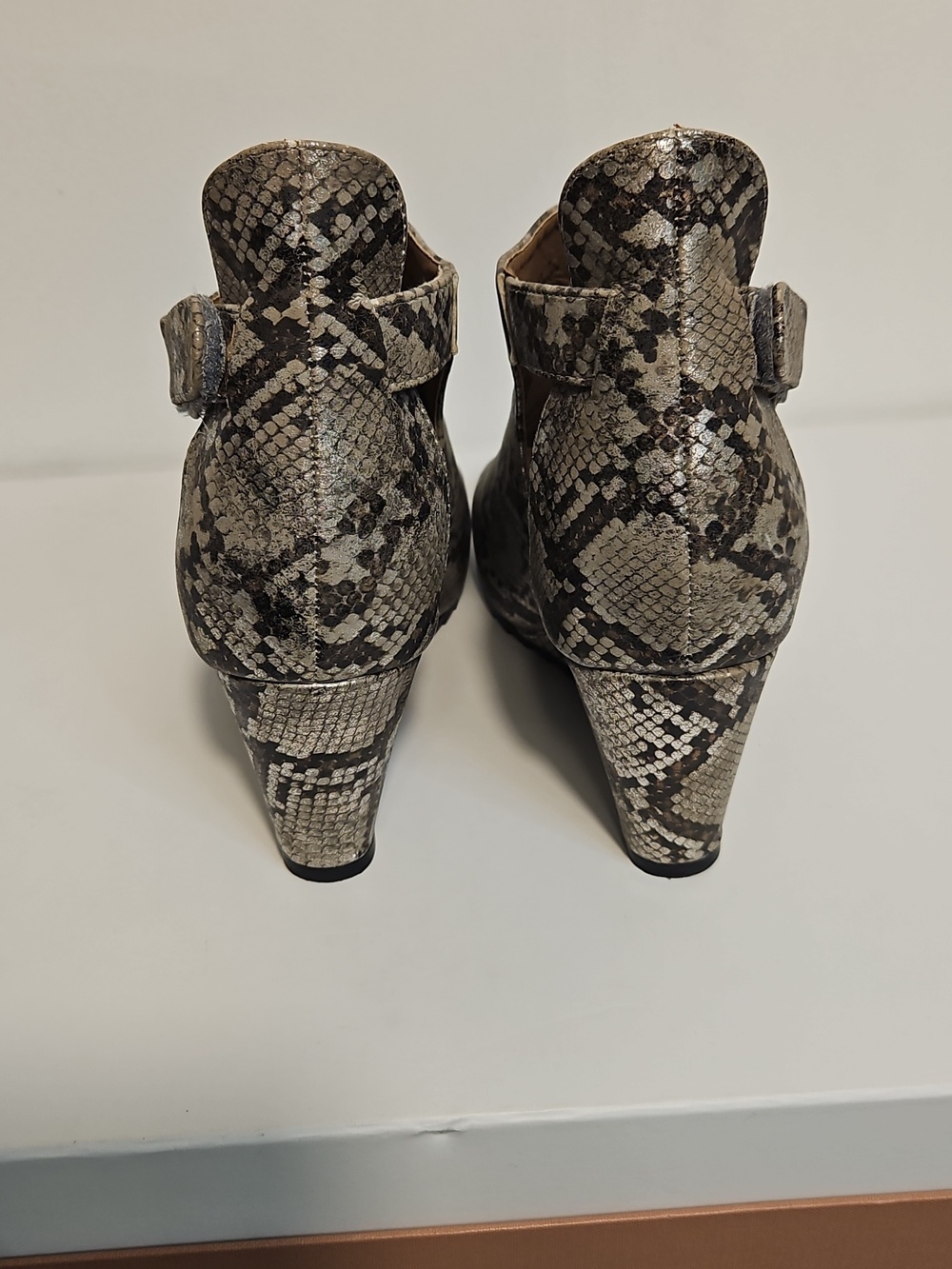 Corkys Wedge Peep-Toe Shoes - Metallic Brown Snakeskin Size 7 - Picture 4 of 9